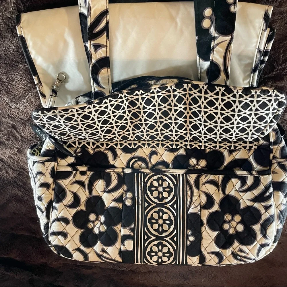 Vera Bradley Baby Bag /Diaper Bag Night & Day with White Interior Changing Pad - Picture 4 of 16